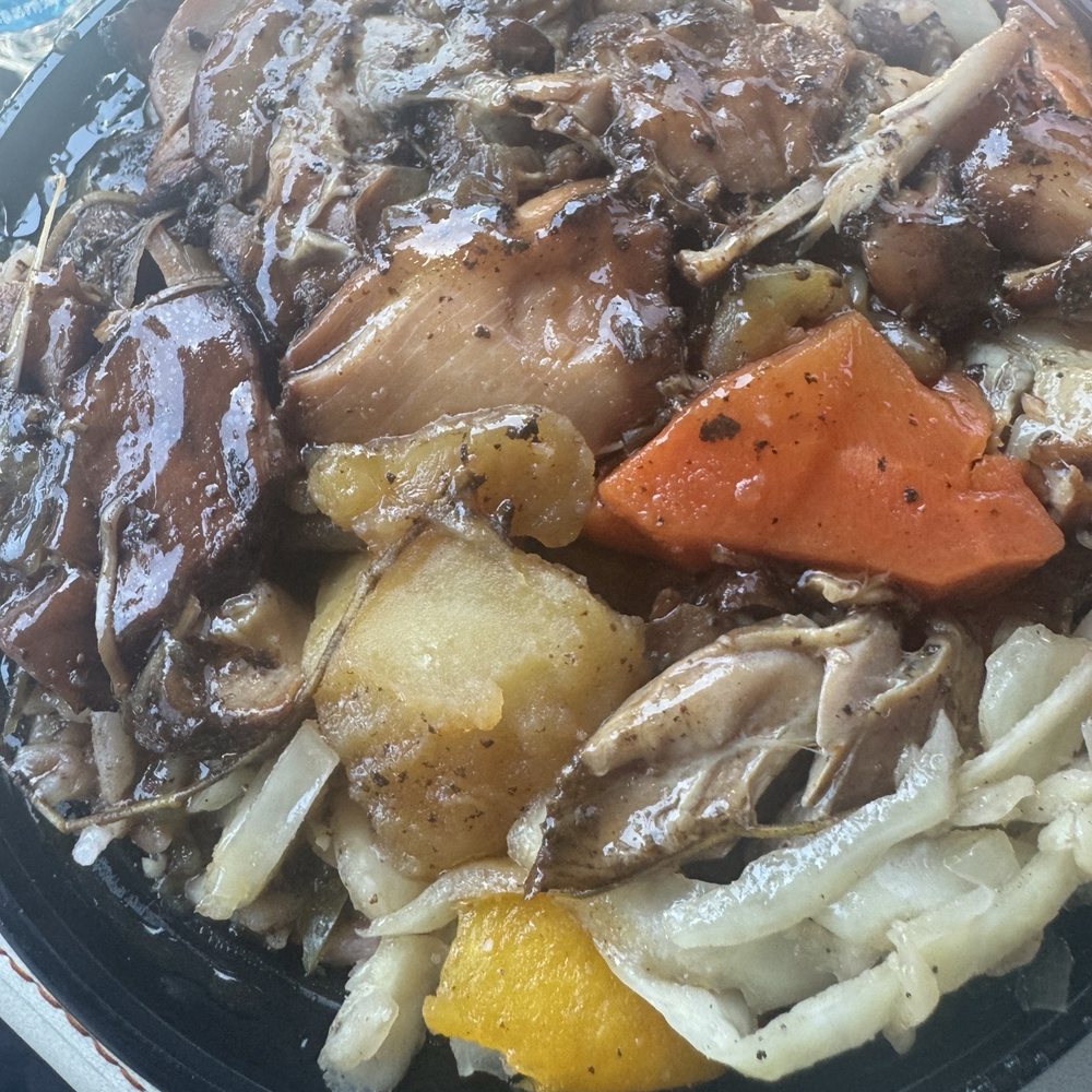 Sweet Home Jamaica - Brown Stew Chicken Lunch Special added Veg - Caribbean Near Me - Baltimore, Maryland