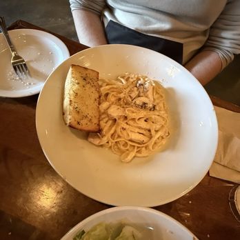Paesanos - Chicken Fettucine Alfredo - Italian Near Me - Elk Grove, California