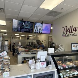 Bella Macaron - Open view to the kitchen