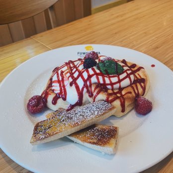 Fluffy Fluffy Dessert Cafe - Raspberry and Caramelized Banana Pancakes - Desserts Near Me - Toronto, Ontario Fluffy Fluffy Dessert Cafe - Raspberry and Caramelized Banana Pancakes - Desserts Near Me - Toronto, Ontario