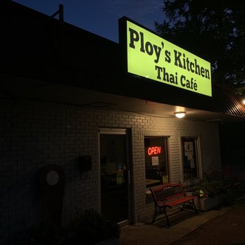 Ploy's Kitchen Thai Cafe - Thai Near Me - Mandeville, Louisiana