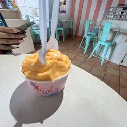 Le Macaron French Pastries - Mango