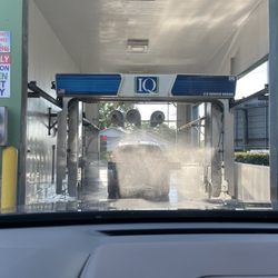 Touchless automatic wash in action!