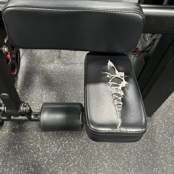 Sonoma Fit Novato - Equipment hasn't been taken care of for awhile. - Gyms Near Me - Novato, California Sonoma Fit Novato - Equipment hasn't been taken care of for awhile. - Gyms Near Me - Novato, California