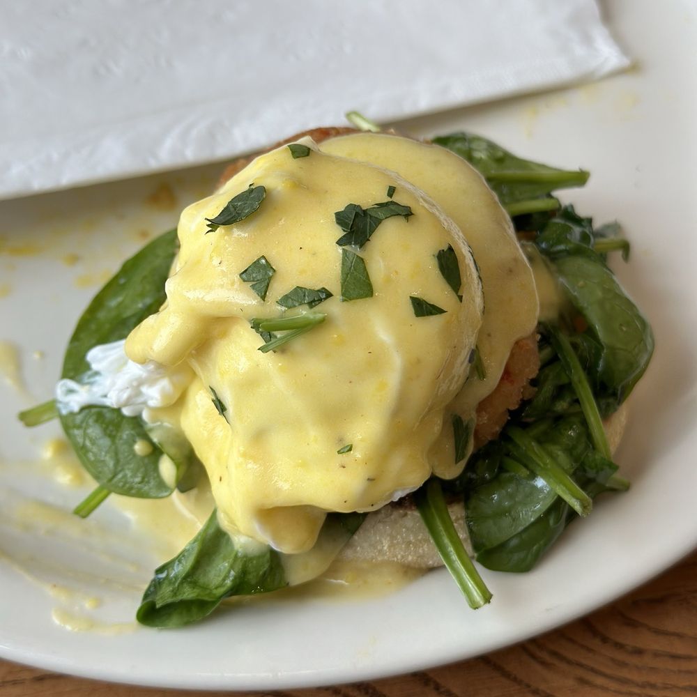 Eggs SALMON BENEDICT Eggs SALMON BENEDICT