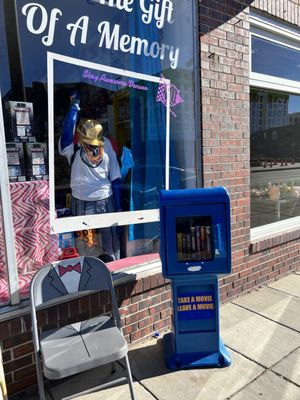 Fifty Two 80's A Totally Awesome Shop by null