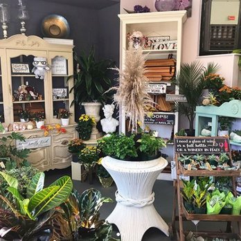 Magnolias on Main - We have so many beautiful signs, plants, a wide selection of gift ware, greeting cards and more. - Florists Near Me - Mission, British Columbia