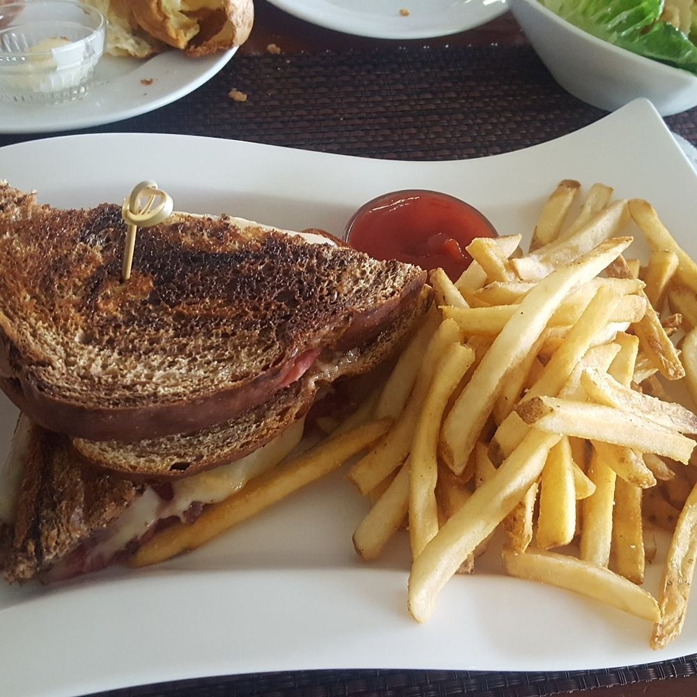 Number 3 Restaurant - Corn beef sandwich - New American Near Me - Kohala Coast, Hawaii