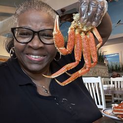 Bay Breeze Seafood Restaurant - I'm so happy! Been craving crab legs for awhile!