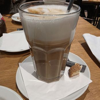 Speicherstadt Kaffeerösterei - Café Macchiato with one of their coffee roasts - Coffee & Tea Near Me - Hamburg, HH