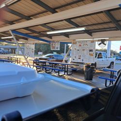 Dino's Drive In - The sign and tables
