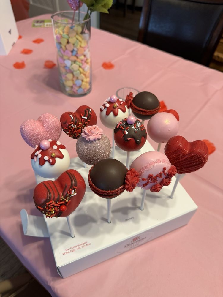 Densonios Cake Pops Logo