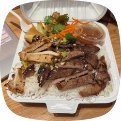 Pho-Ever - Vermicelli combination bowl (chicken, shrimp, beef, egg roll)