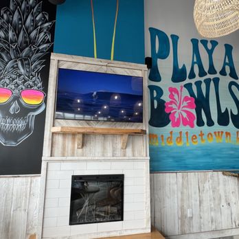 Playa Bowls - Fireplace with seating area - Acai Bowls Near Me - Middletown, Kentucky Playa Bowls - Fireplace with seating area - Acai Bowls Near Me - Middletown, Kentucky
