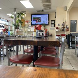 Berni Vietnamese Restaurant - The dining room is very bright and comfortable.