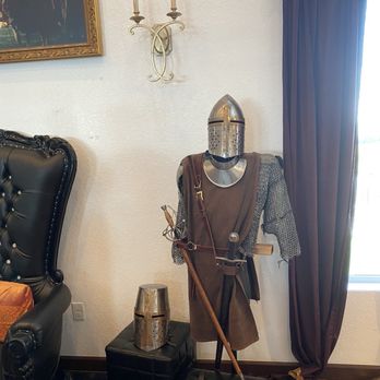290 Wine Castle - Knights armor - Wine Tasting Room Near Me - Johnson City, Texas