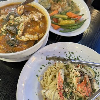 Sotto Mare - The Best Damn Crab Cioppino Half Crab Diavolo Over Linguine Sea Scallop Saute - Seafood Near Me - San Francisco, California Sotto Mare - The Best Damn Crab Cioppino Half Crab Diavolo Over Linguine Sea Scallop Saute - Seafood Near Me - San Francisco, California
