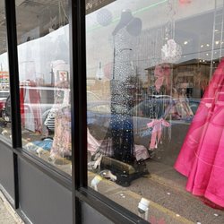 Peaches Boutique - Gowns