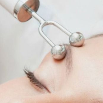 High Trendz Bar - Microcurrent - Eyelash Service Near Me - Sacramento, California High Trendz Bar - Microcurrent - Eyelash Service Near Me - Sacramento, California