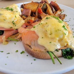 Salmon Benedicts