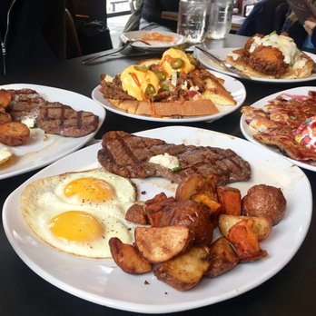 Mom's Kitchen & Bar - Bars Near Me - Astoria, New York