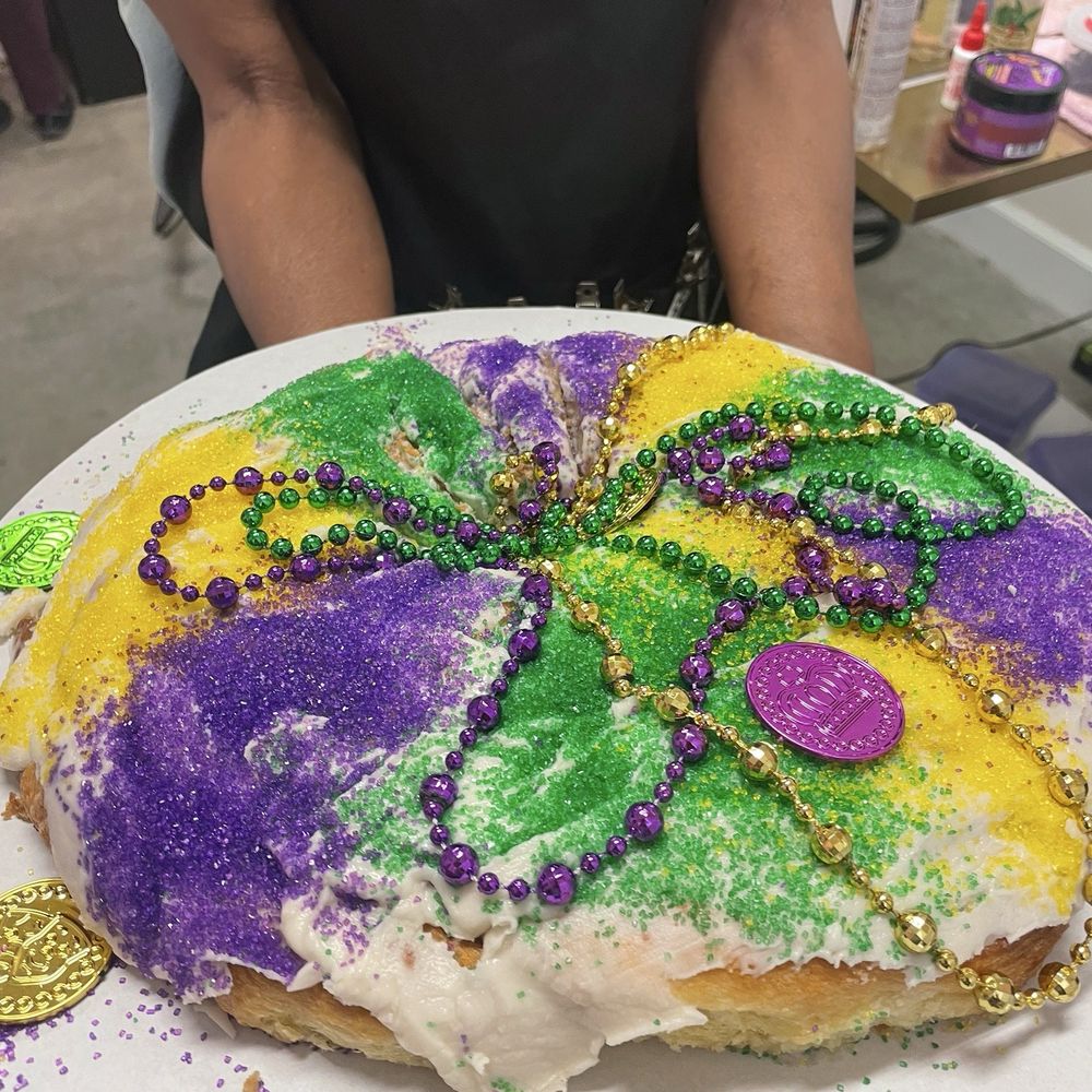 Suga's Cakery - Pecan prailine king cake - Bakeries Near Me - Pflugerville, Texas