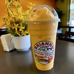 Piña mango smoothie, regular size Piña mango smoothie, regular size
