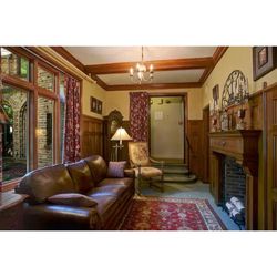 The Oaks Bed & Breakfast Hotel