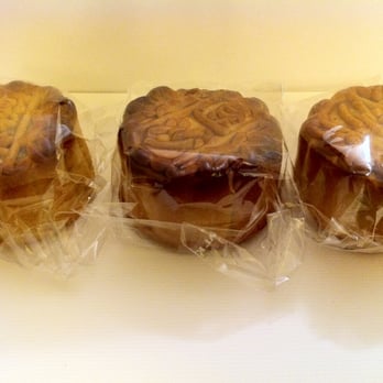 Sheng Kee Bakery - Cute mini mooncakes! With red bean, date, or lotus filling - Bakeries Near Me - Richmond, California Sheng Kee Bakery - Cute mini mooncakes! With red bean, date, or lotus filling - Bakeries Near Me - Richmond, California