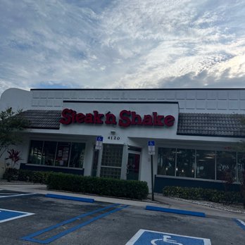 Steak ’n Shake - the outside of a restaurant - Burgers Near Me - Coral Springs, Florida Steak ’n Shake - the outside of a restaurant - Burgers Near Me - Coral Springs, Florida