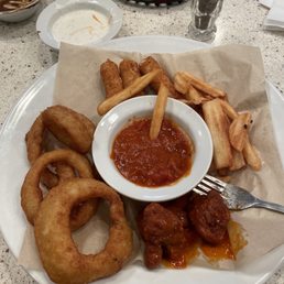 Food hit the spot and Mary was awesome! Food hit the spot and Mary was awesome!
