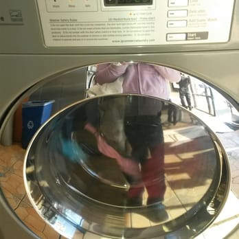 Lavanderia Clasica - New machines. Clean clean clean - Laundromat Near Me - Van Nuys, California Lavanderia Clasica - New machines. Clean clean clean - Laundromat Near Me - Van Nuys, California