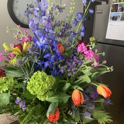 Floral Concepts By Tom - Flower arrangement done by Floral Concepts by Tom