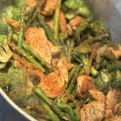 Kim's Cajun Kitchen - Chicken stir fry with local veggies