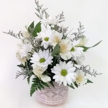 Andy's Garden - Fresh White Arrangement - Nurseries & Gardening Near Me - Troy, Ohio