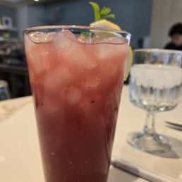 Berry lemonade