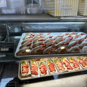 Cream Pan - Strawberry Croissant - Bakeries Near Me - Tustin, California