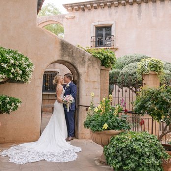 Sedona Bride Photographers - Session Photography Near Me - Sedona, Arizona Sedona Bride Photographers - Session Photography Near Me - Sedona, Arizona
