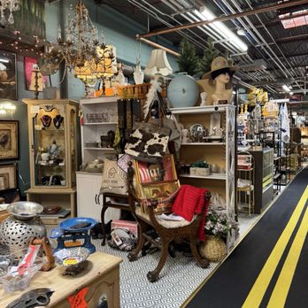 Junkee Clothing Exchange - Upstairs - Used, Vintage & Consignment Near Me - Reno, Nevada