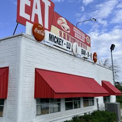 Mickey-Lu-Bar-B-Q