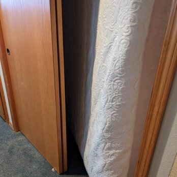 Village Properties at Sunriver - Guess the downstairs closet doubles as a bedroom. - Vacation Rentals Near Me - Sunriver, Oregon Village Properties at Sunriver - Guess the downstairs closet doubles as a bedroom. - Vacation Rentals Near Me - Sunriver, Oregon