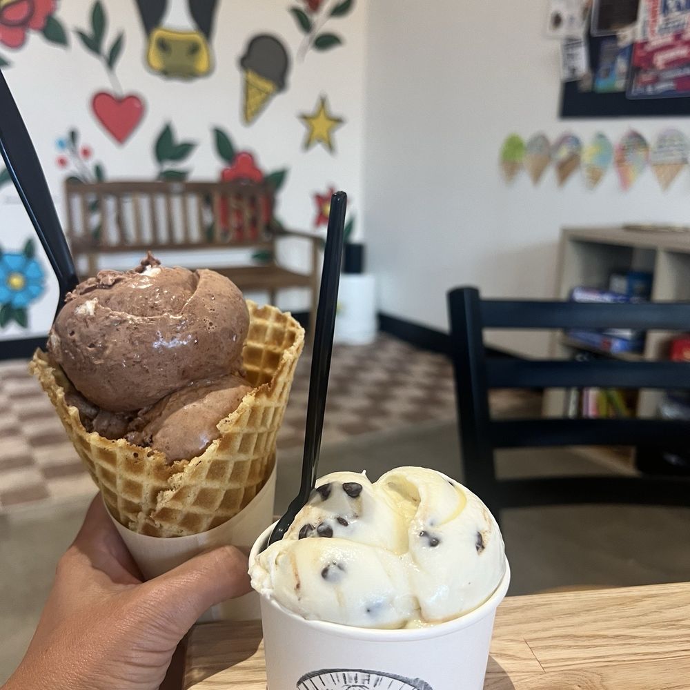 Country Creamery Reno - 7/26/26 - Ice Cream & Frozen Yogurt Near Me - Reno, Nevada