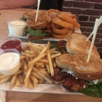 The 18hundred - Great meals served with everything you need - New American Near Me - Bakersfield, California The 18hundred - Great meals served with everything you need - New American Near Me - Bakersfield, California