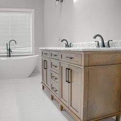 7 Seven Cleaning Services - Bathroom