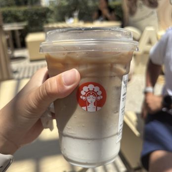 Chagee Modern Teahouse - amber oolong tea latte - Tea Rooms Near Me - San Diego, California Chagee Modern Teahouse - amber oolong tea latte - Tea Rooms Near Me - San Diego, California
