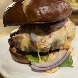 Palmetto Flats - Pimento Cheese Burger