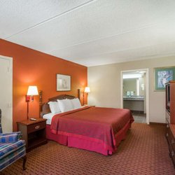 Days Inn by Wyndham Hurricane Mills - Guest room