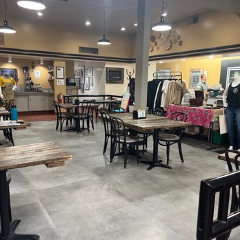 Conscious Eatery - Cute minimalist rustic decor - Sandwiches Near Me - Seattle, Washington