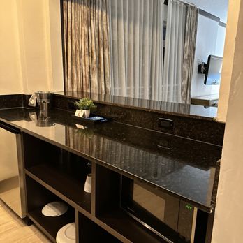 Lincoln Arms Suites - Kitchen - Hotels Near Me - Miami Beach, Florida Lincoln Arms Suites - Kitchen - Hotels Near Me - Miami Beach, Florida