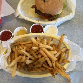 Jeffrey's Hamburgers - Bacon cheeseburger and large fries - Burgers Near Me - Menlo Park, California Jeffrey's Hamburgers - Bacon cheeseburger and large fries - Burgers Near Me - Menlo Park, California